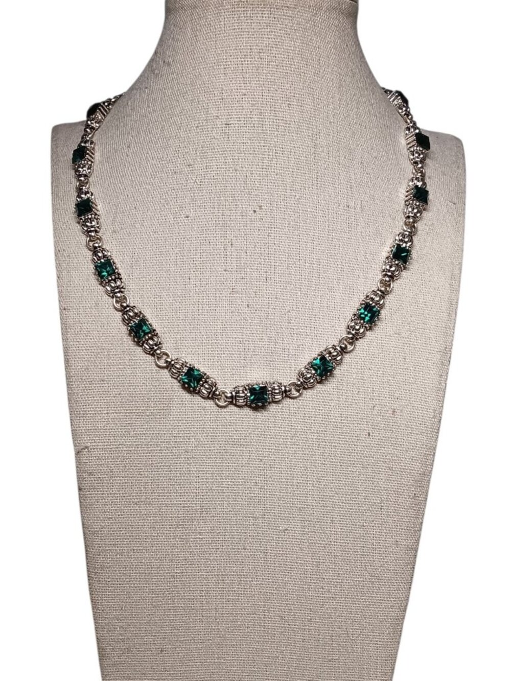 Antiqued Silver-Tone 16" Choker Necklace Emerald-Green